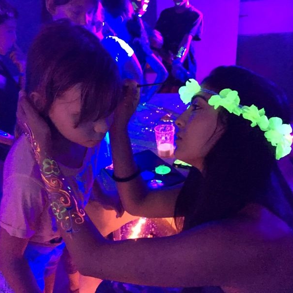 איפור במסיבת אולטרה