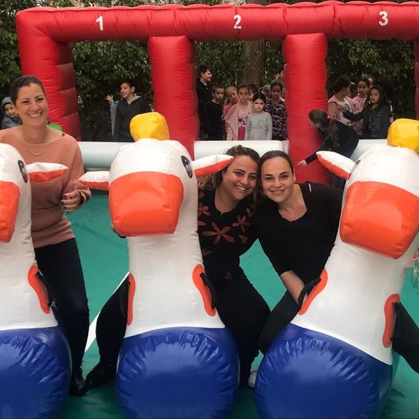 inflatable race device