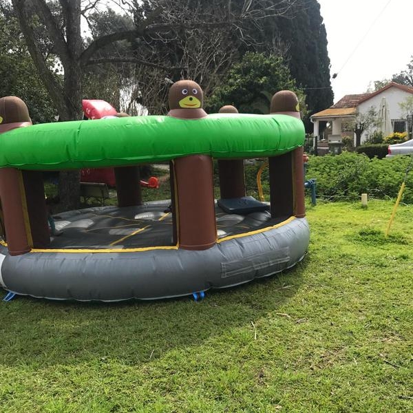 inflatable table with poping apes
